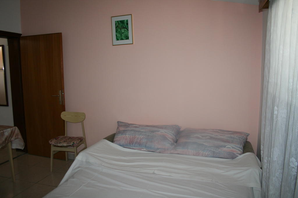 Apartments Santa Barbara Biograd Na Moru Cameră foto